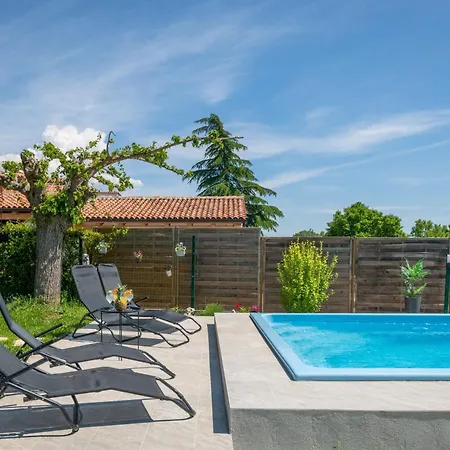 Ferienhaus Typisch Istrisches Mit Garten Roial
