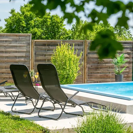 Ferienhaus Typisch Istrisches Mit Garten Roial