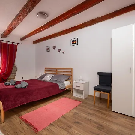 Typisch Istrisches Mit Garten Ferienhaus